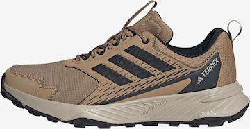 Scarpa bassa 'Tracefinder 2' di ADIDAS TERREX in marrone: frontale