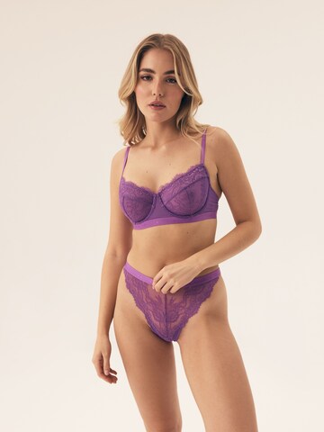 Classico Reggiseno 'Soft-BH Ocrissa, Stickerei, florale Spitze' di ESOTIQ in lilla: frontale