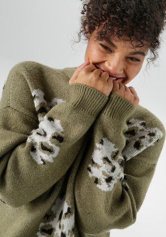 Aniston Sweater in Green