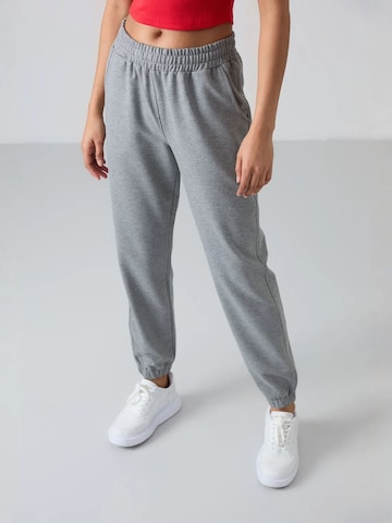 Effilé Pantalon Tommy Life en gris