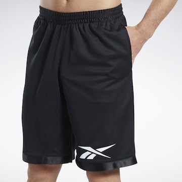 Regular Pantaloni de la Reebok pe negru