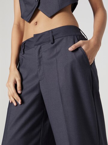 Wide Leg Pantalon à plis 'Dion' Bella x ABOUT YOU en bleu