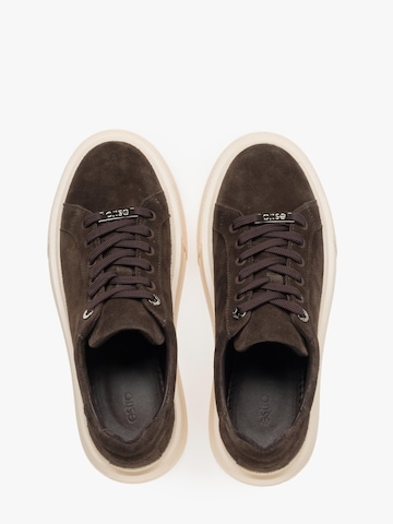 Sneaker bassa '09-37291' di Estro in marrone