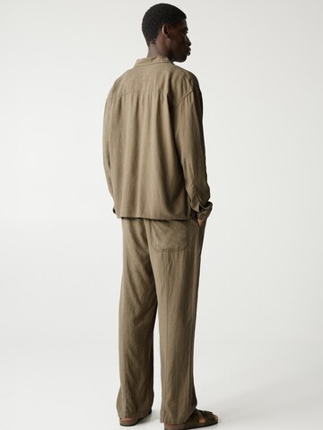 Pull&Bear Comfort fit Koszula w kolorze szary