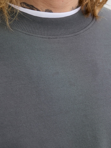 Sweat-shirt 'JPRCCCHAD' JACK & JONES en gris