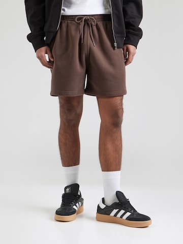 Loosefit Pantaloni 'ESSENTIAL' di Abercrombie & Fitch in marrone: frontale