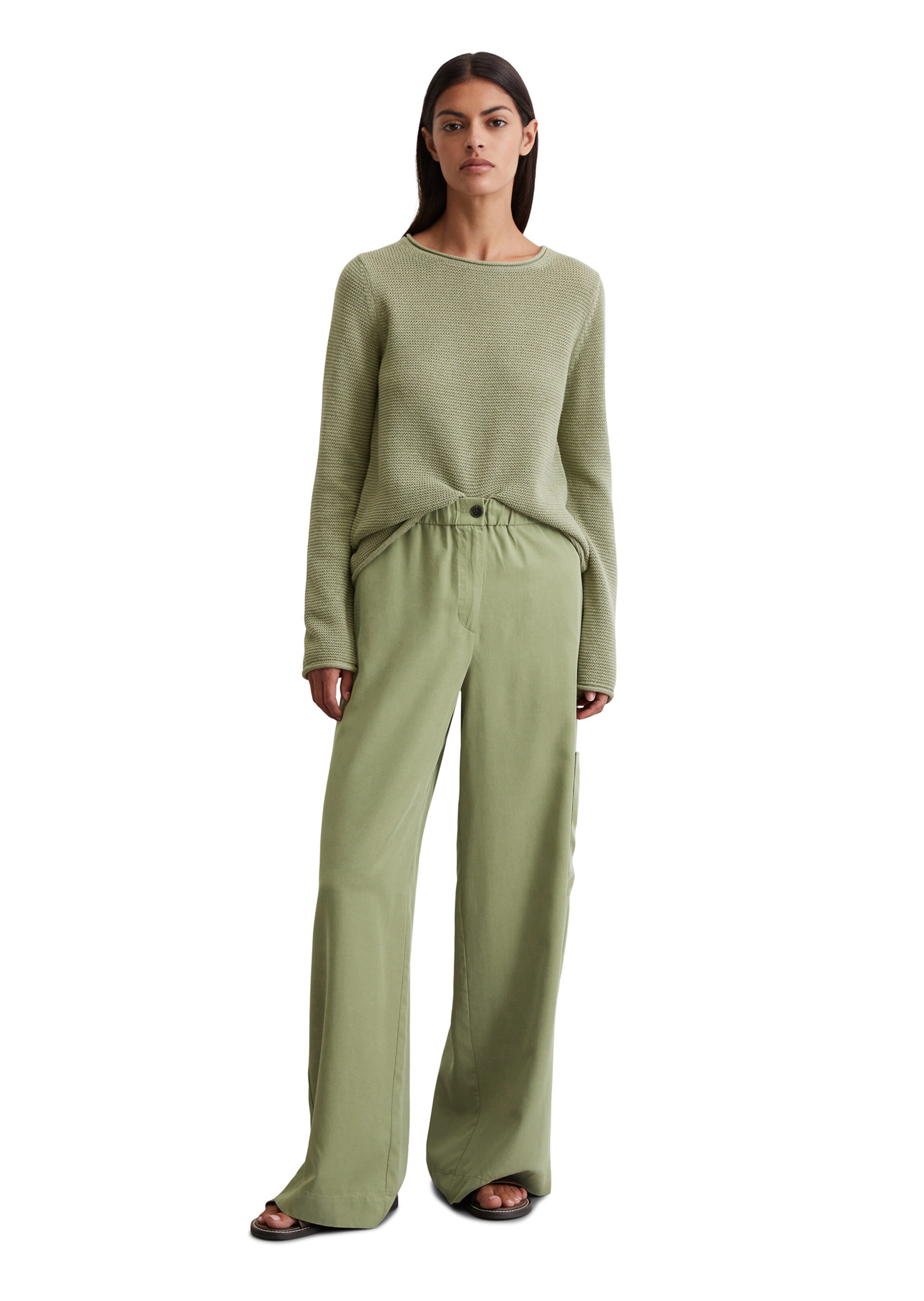 Marc O'Polo Loose fit Trousers in Green: front