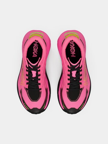 HOKA Løbesko 'Mafate 5' i pink