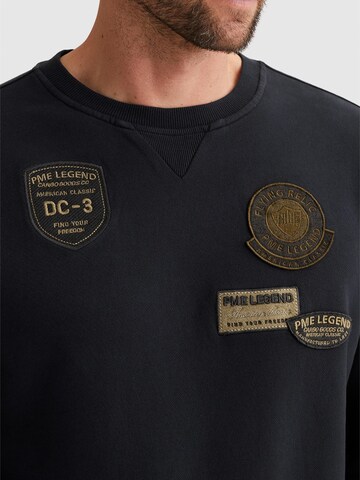 Felpa 'Sweatshirt with badges and garment-dye wash' di PME Legend in blu