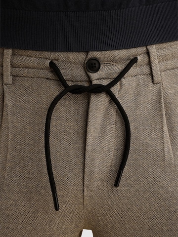 VANGUARD Slimfit Chinosy 'V11 relaxed fit chino' w kolorze biały