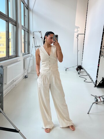 Regular Pantalon à pince AMI ALY en beige