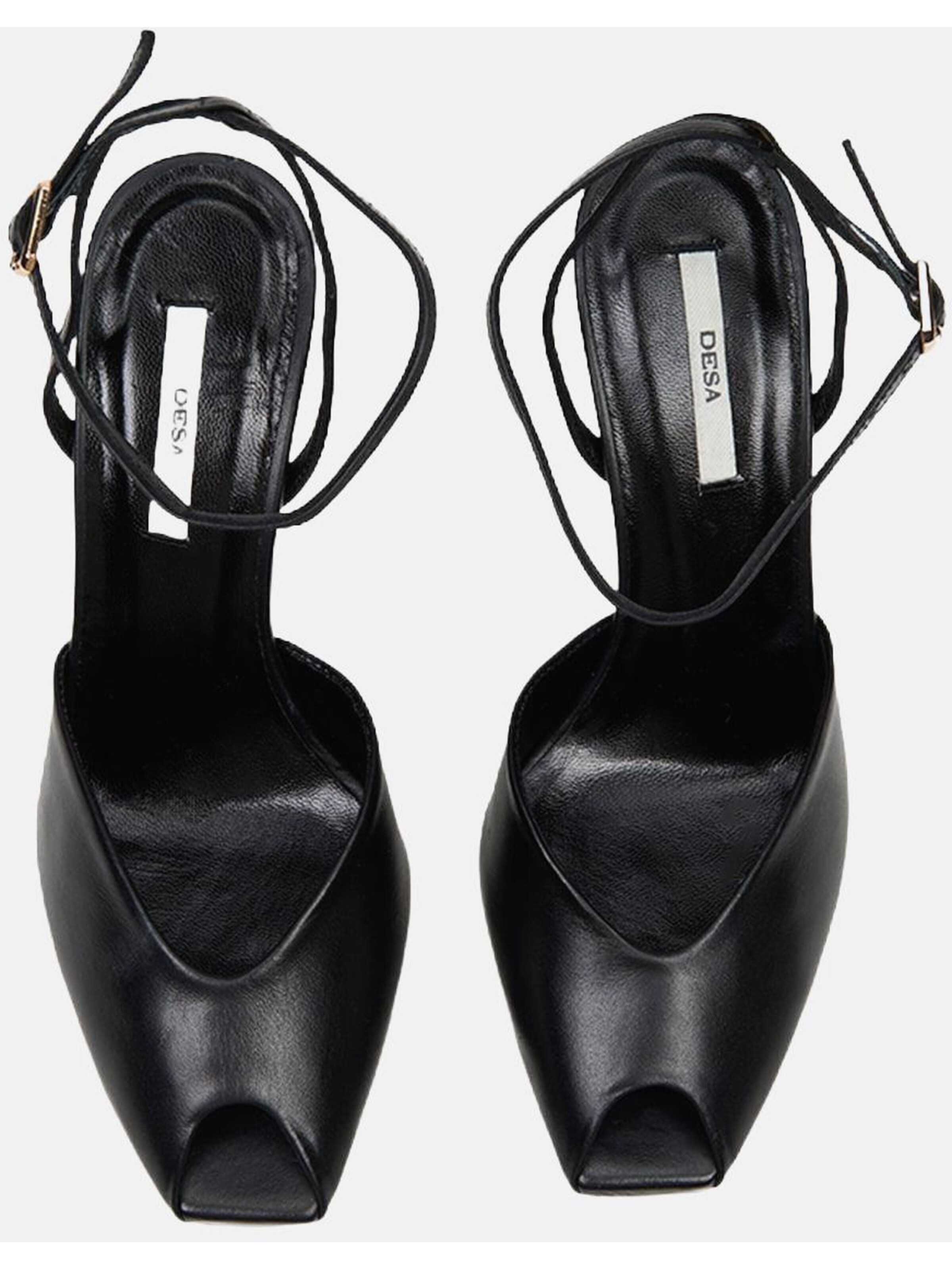 Desa Pumps in Black