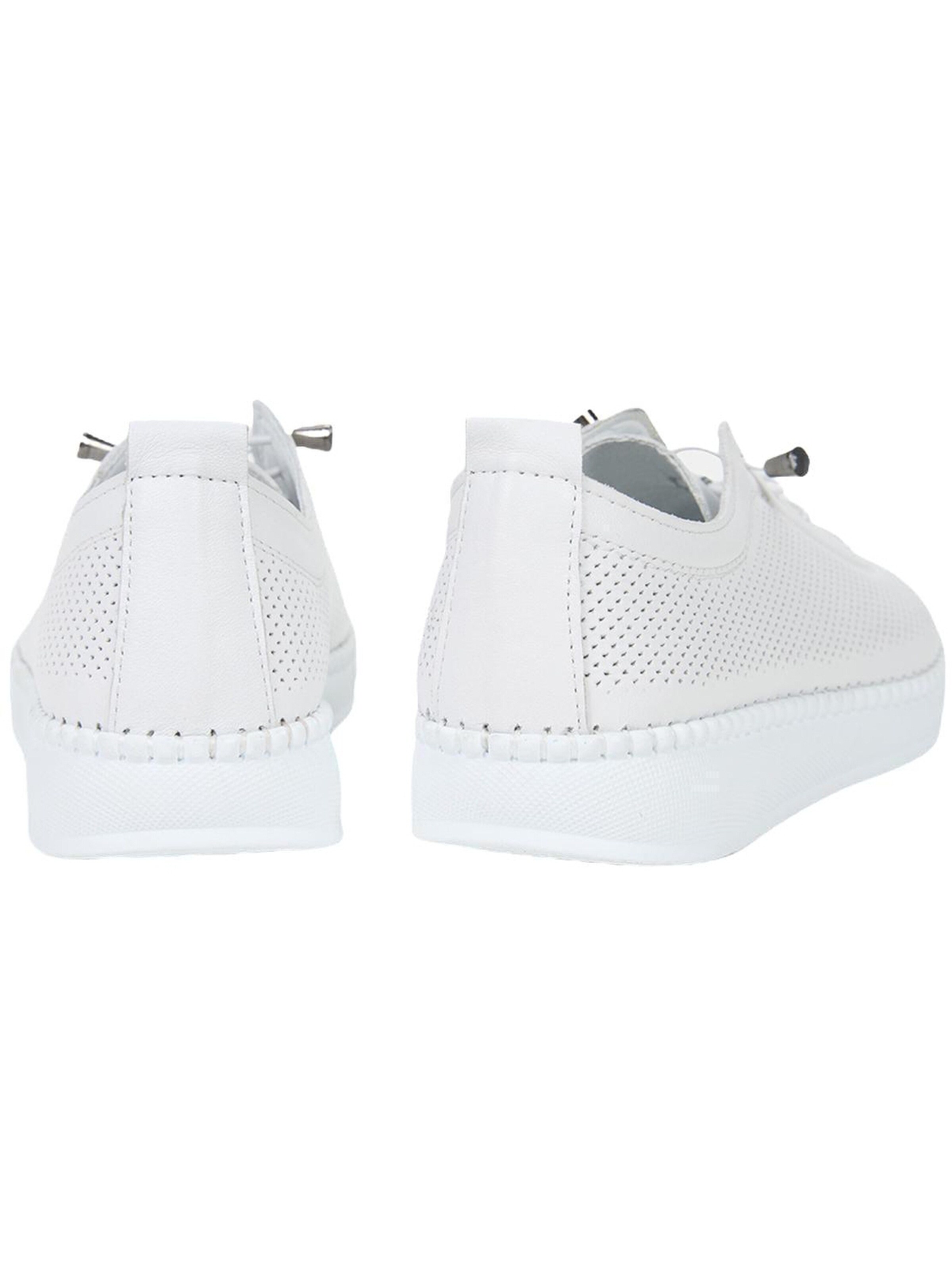 Desa Sneakers in White