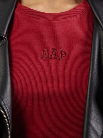 GAP Футболка в Красный