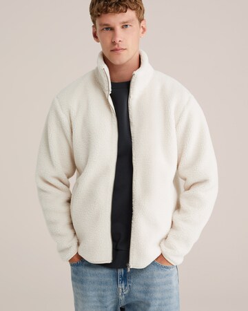 WE Fashion Sweatshirt in White: front