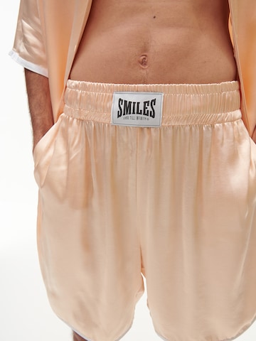 Smiles Shorts 'Lukas' in Beige: predná strana