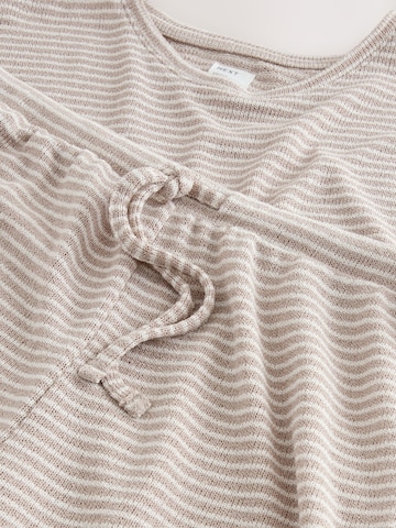 Next Φόρμα για το σπίτι σε καφέ