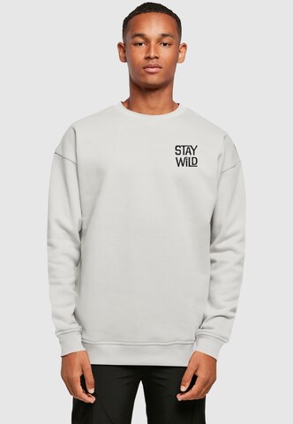 Merchcode Sweatshirt 'Stay Wild' in Grau: Vorderseite