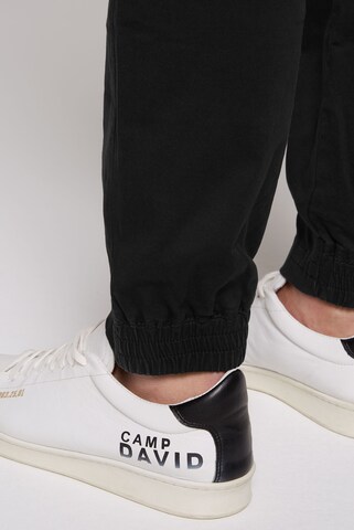 CAMP DAVID Regular Chino in Zwart