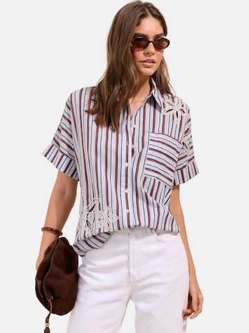 Friends Like These Blouse in Blauw: voorkant