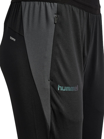 Coupe slim Pantalon de sport Hummel en noir