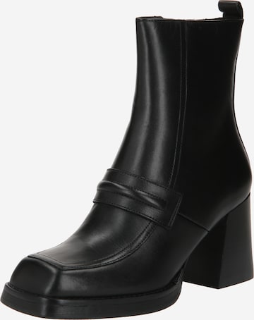 NEWD.Tamaris Bootie in Black: front