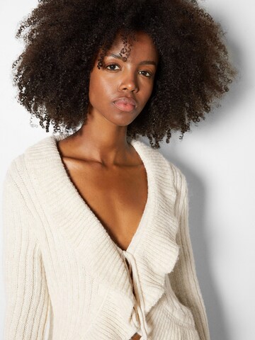 Bershka Strickjacke in Beige