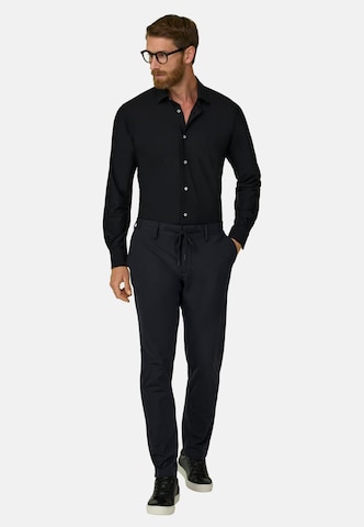 Boggi Milano Slim fit Chino trousers in Black: front
