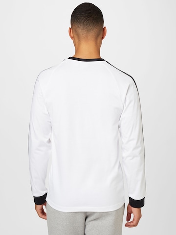 ADIDAS ORIGINALS - Camiseta 'Adicolor Classic' en blanco