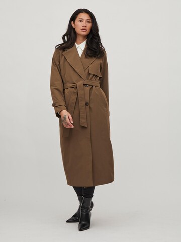 VILA Between-Seasons Coat 'Desse' in Brown: front