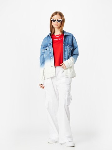 Tommy Jeans Tričko 'Serif Linear' – červená