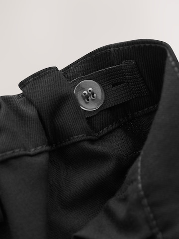 Regular Pantaloni de la Next pe negru