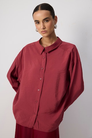 Touche Prive Blouse in Rood: voorkant