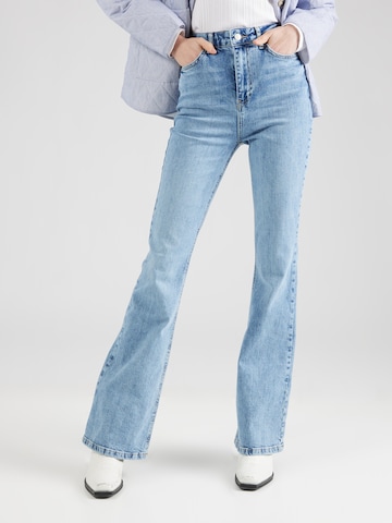 Trendyol Flared Jeans i blå: framsida