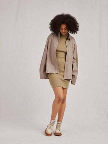 A LOT LESS Between-Season Jacket 'Lana' in Beige: front