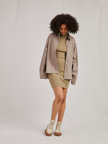 A LOT LESS Overgangsjakke 'Lana' i beige: forside