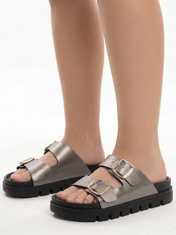 Lee Cooper Mule in Silver