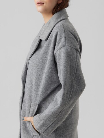 Vero Moda Curve Between-seasons coat 'Spencer' in Grey