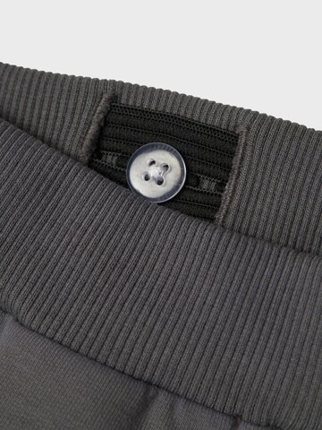 NAME IT Конический (Tapered) Штаны 'NMMTHIM' в Серый