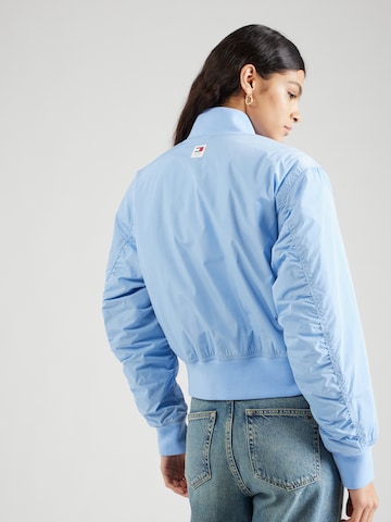 Tommy Jeans Prehodna jakna 'CLASSICS' | modra barva
