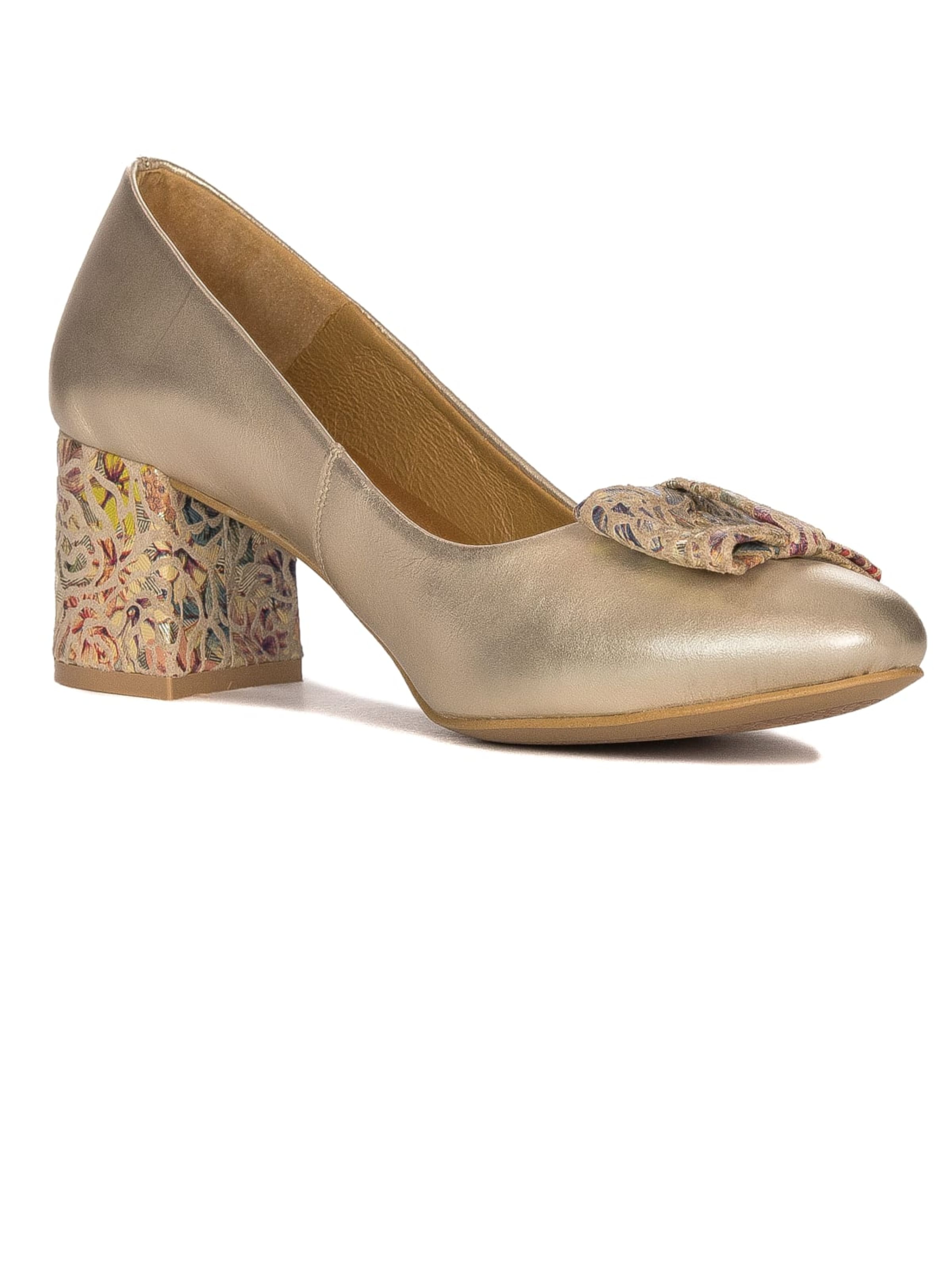Maciejka Pumps in Gold