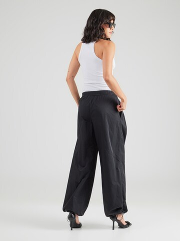 & Other Stories Широкий Брюки со складками в Черный