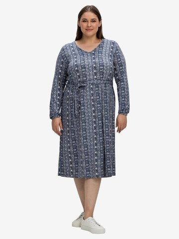 SHEEGO Kleid in Blau: predná strana