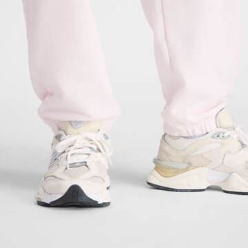 Effilé Pantalon 'Sport Essentials French Terry Jogger' new balance en rose