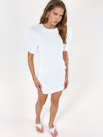 Busem - Vestido 'Mini' em branco: frente