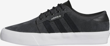 Baskets basses 'Seeley' ADIDAS ORIGINALS en gris : devant