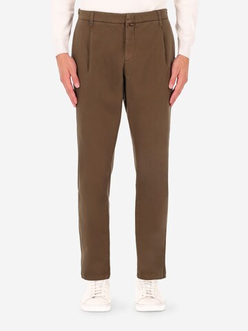 Distretto12 Slim fit Pleat-Front Pants 'Rio Pence T. Giron' in Brown: front