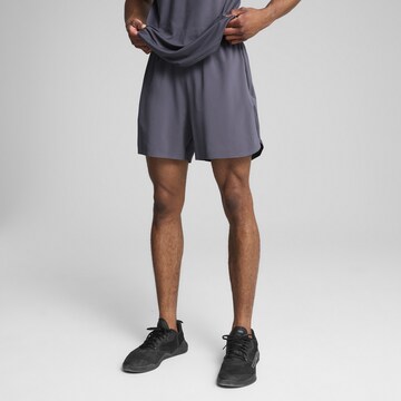 Regular Pantalon de sport PUMA en gris : devant