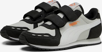 Baskets 'Cabana Racer' PUMA en gris : devant