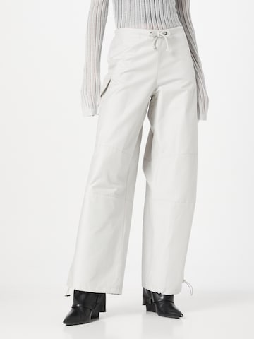 SHYX Loose fit Cargo Pants 'Liv' in Grey: front
